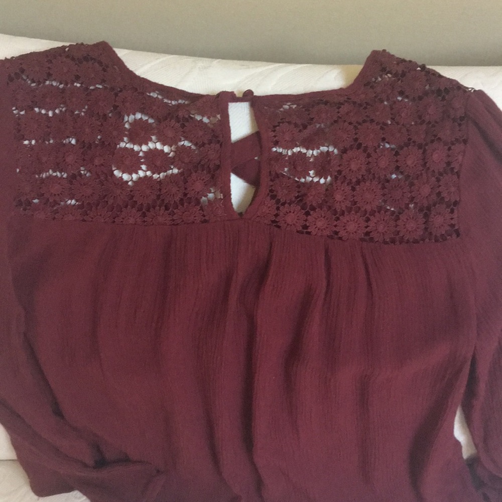 Charlotte Russe Top with Flower lace cutout Size M - Picture 6 of 6